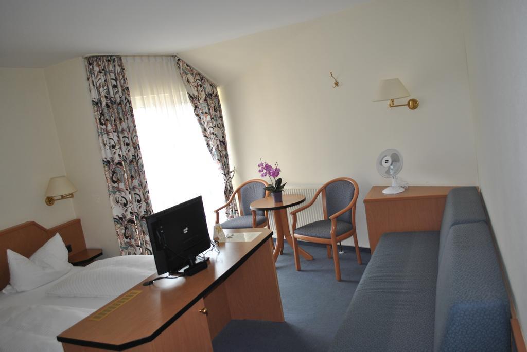 Hotel Garni Am Schaefersberg Нидернхаузен Екстериор снимка